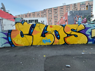 C-LOS UNO / Walls